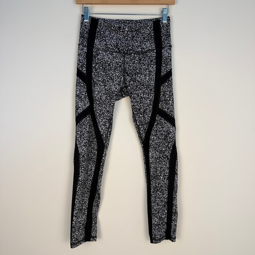 Lululemon Mesh Panel Printed Leggings Women Size 6 Black White‎ Athletic Yoga
